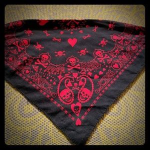 Black scarf with red skull & heart paisley